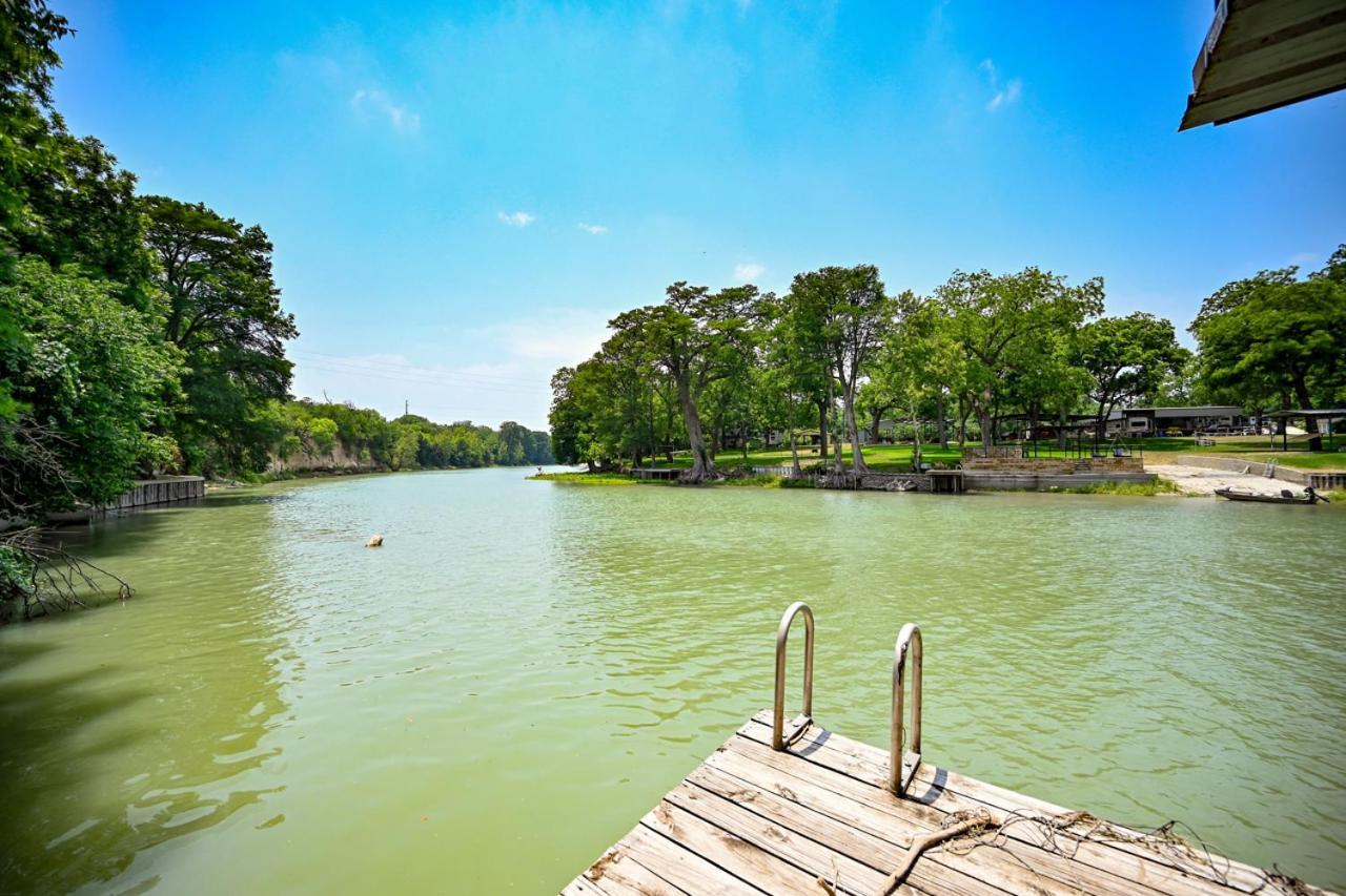 Luxury Lakefront Oasis With Boat Dock-Firepit McQueeney المظهر الخارجي الصورة
